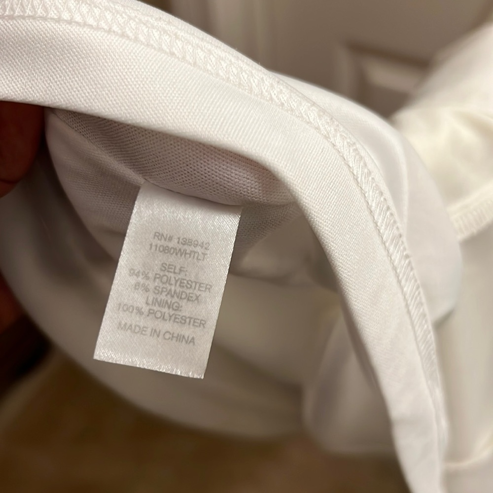 White dress - Picture 8 of 8
